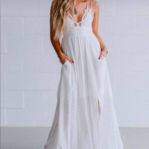 Three bird nest- NWOT white lace bohemian dress